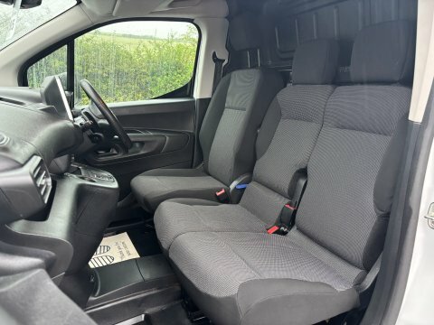 Toyota Proace City L1 Design 100 White #3