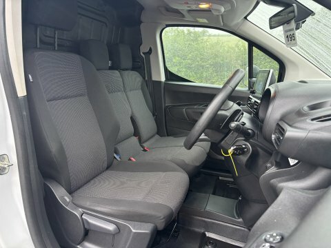 Toyota Proace City L1 Design 100 White #4