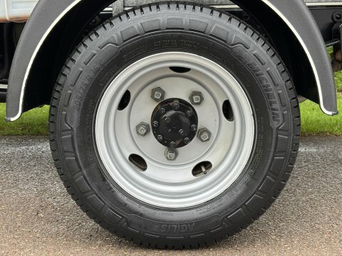 Isuzu  N35.125t Grafter Lwb Dies Dropside White #22