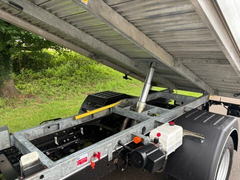 Isuzu  N35.125t Grafter Lwb Dies Dropside White #6