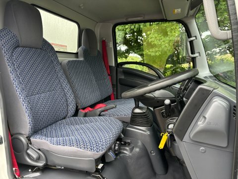 Isuzu  N35.125t Grafter Lwb Dies Dropside White #3