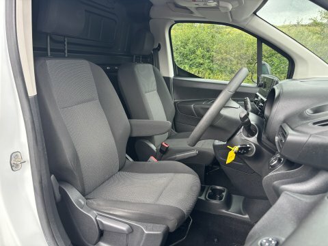 Vauxhall Combo L1h1 2300 100 White #4