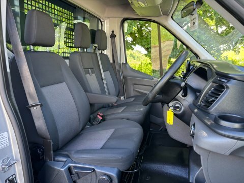 Ford Transit Custom Custom 2.0 Ecoblue 170Ps Low Roof Trail Van Black #4