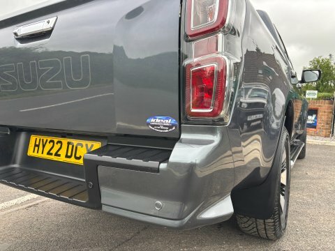 Isuzu D-Max Pickup Red #25