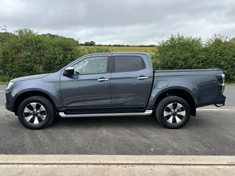 Isuzu D-Max Pickup Red #7