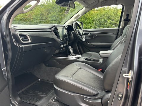 Isuzu D-Max Pickup Red #14