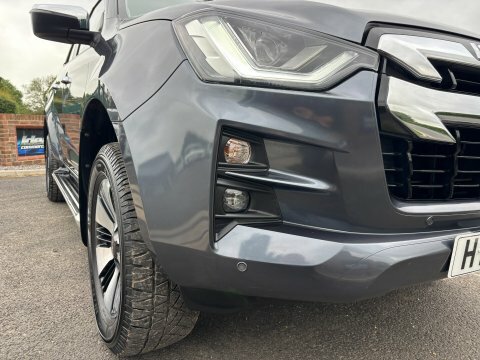 Isuzu D-Max Pickup Red #24