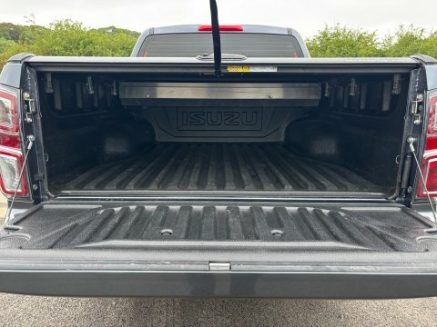 Isuzu D-Max Pickup Red #12