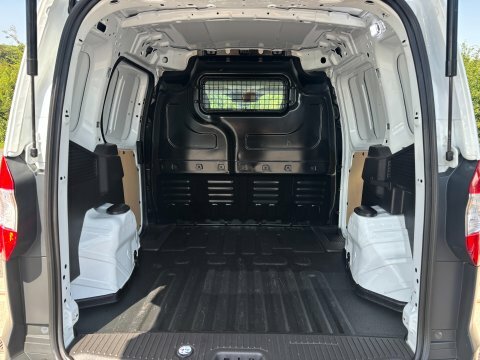 Ford Transit Courier Mpv White #13