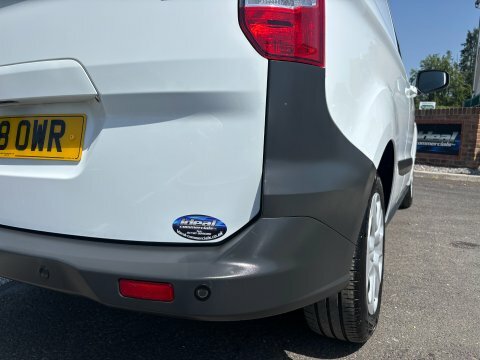 Ford Transit Courier Mpv White #21