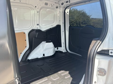 Ford Transit Courier Mpv White #9