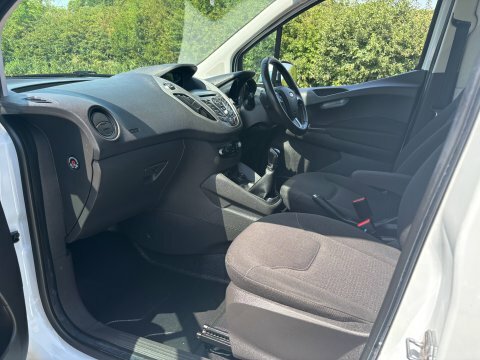 Ford Transit Courier Mpv White #14