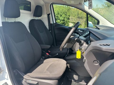 Ford Transit Courier Trend 1.0 Ecoboost White #4