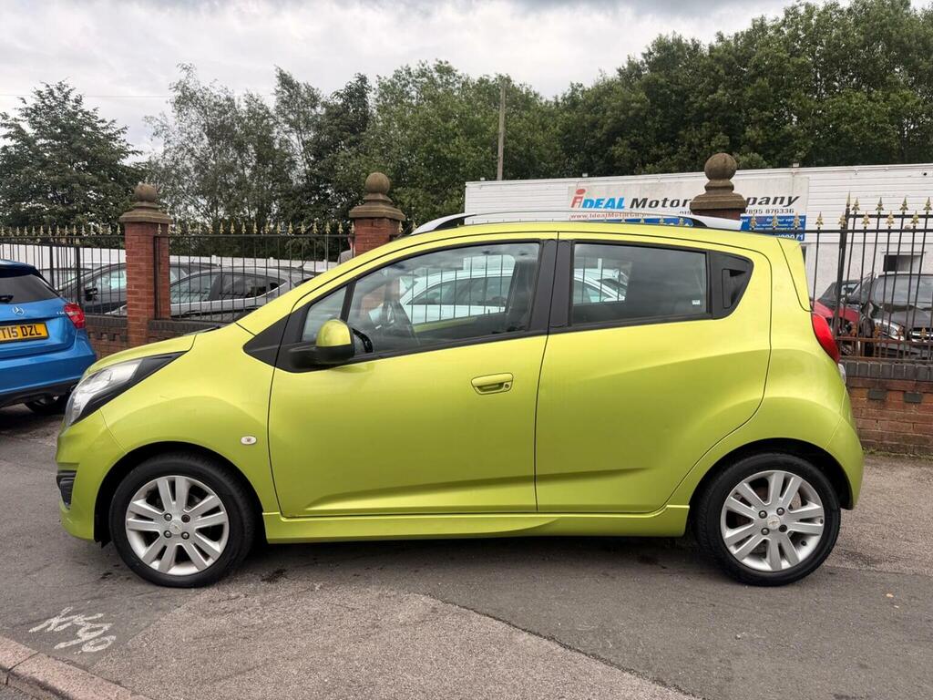 Chevrolet Spark 1.2I Ltz Euro 5 Green #4