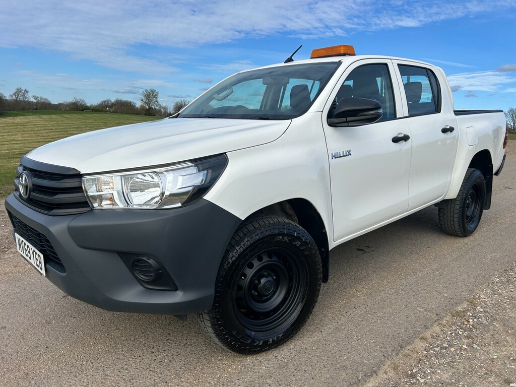 Toyota HILUX Active 4Wd D-4d Dcb MV69YEB White #4