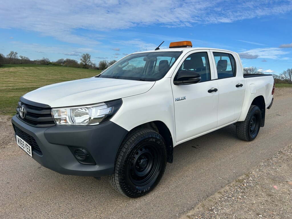 Toyota HILUX Active 4Wd D-4d Dcb MV69YEB White #2