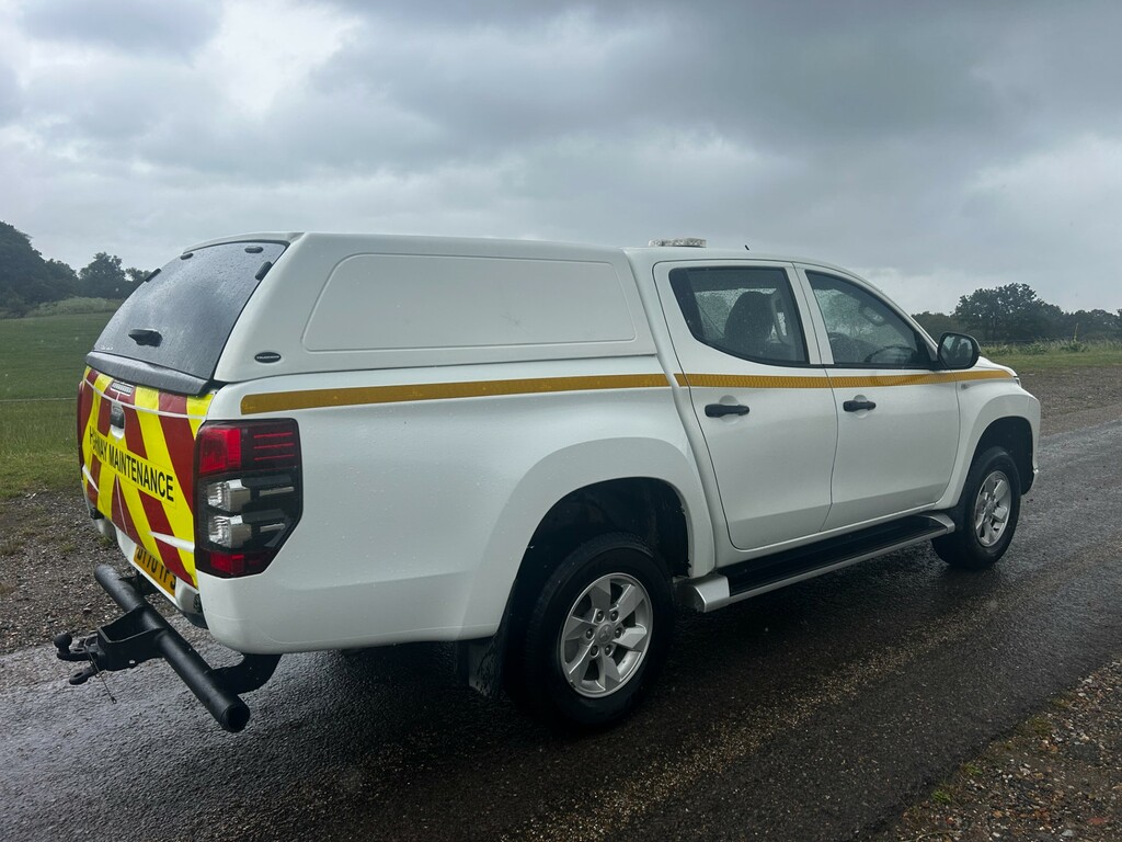 Mitsubishi L200 Di-d 4Life Dcb White #6
