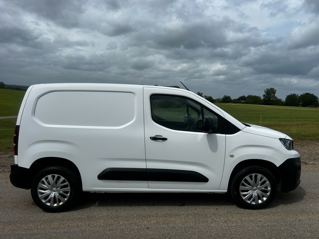 Peugeot Partner Bluehdi Professional L1 RJ21YXD White #4