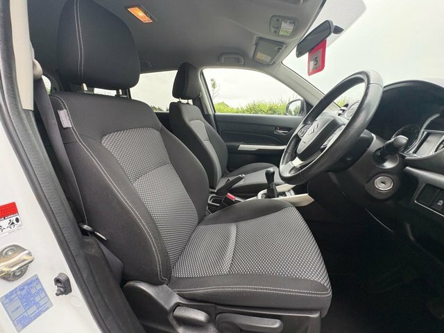 Suzuki Vitara 1.6 Sz-t Allgrip White #9