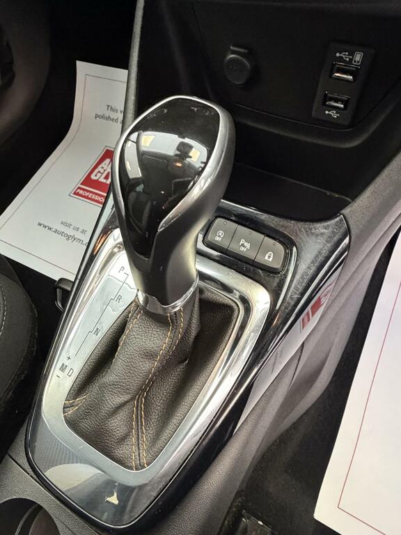 Vauxhall Crossland X High Seating Position- Low Milea White #4