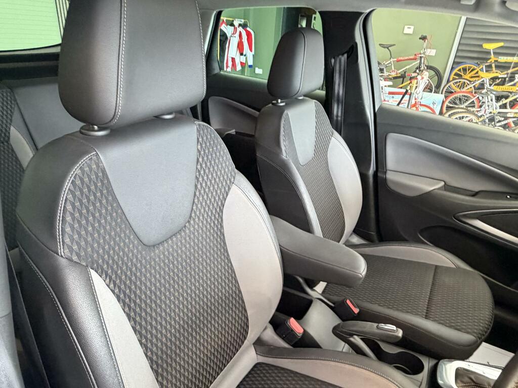 Vauxhall Crossland X High Seating Position- Low Milea White #3