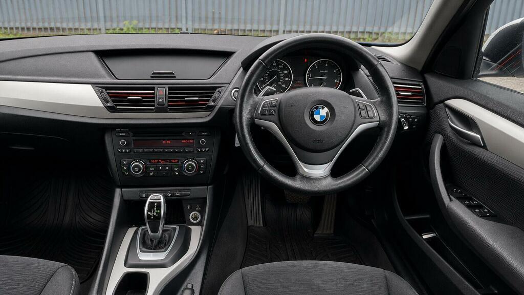 BMW X1 Se White #4