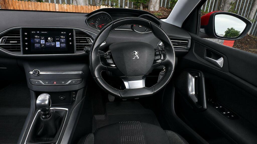 Peugeot 308 Allure Red #4