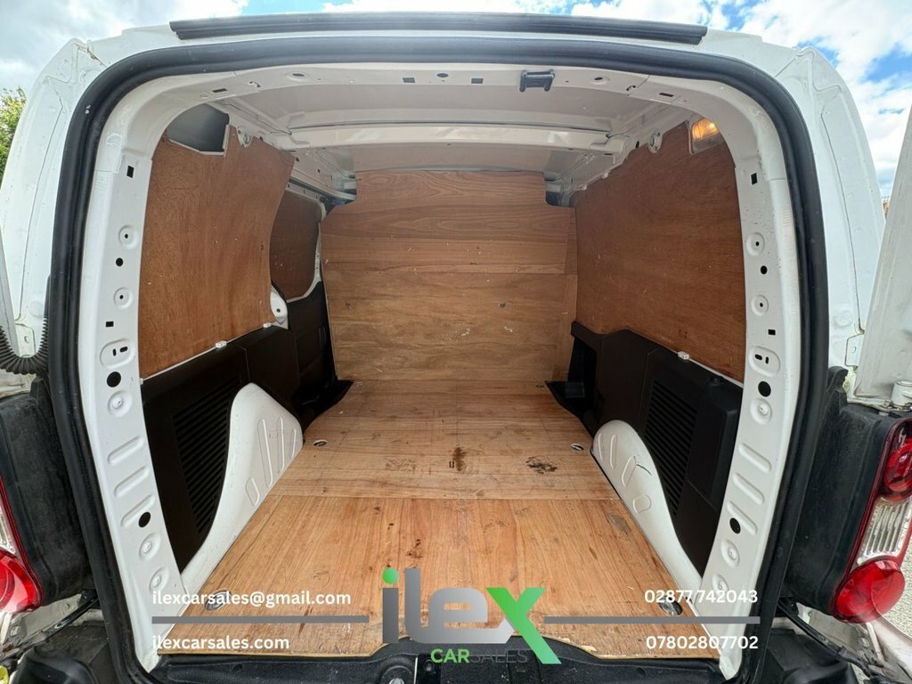 Citroen Berlingo 1.6L Enterprise White #6