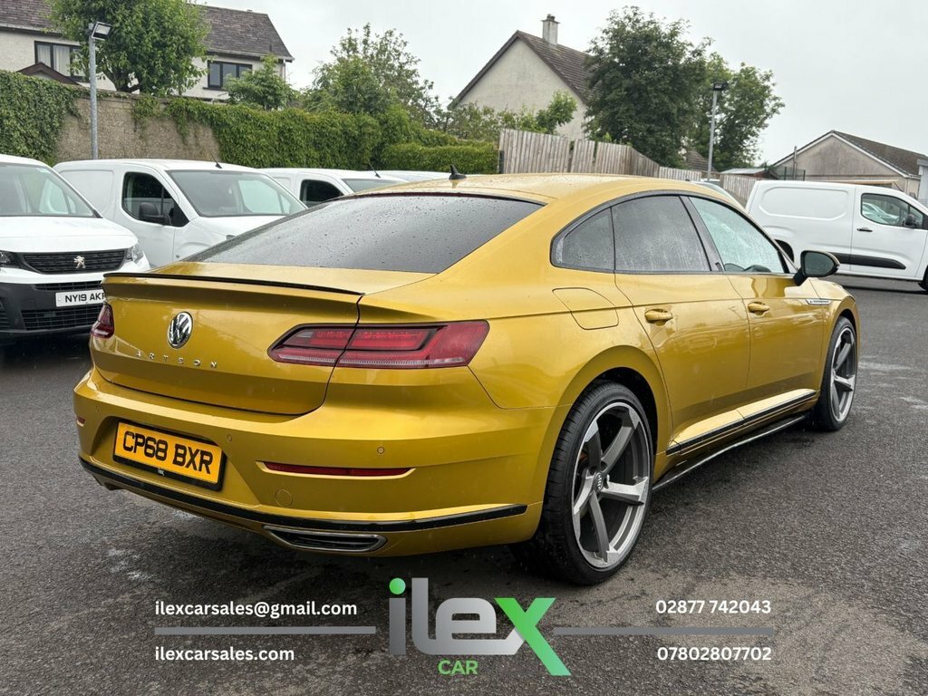 Volkswagen Arteon Hatchback 2.0 Red #4