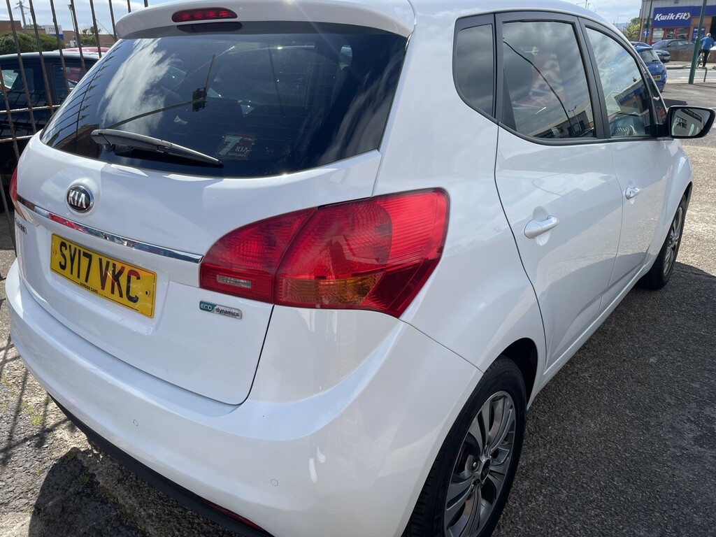 Kia Venga 1.6 Crdi 3 White #6