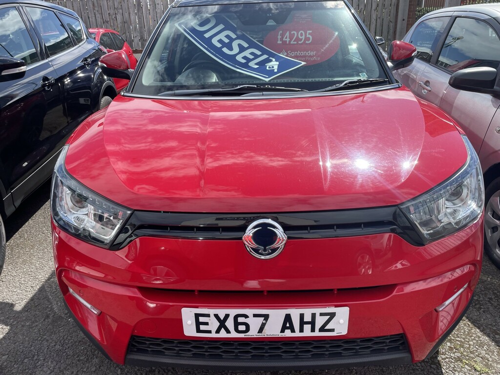 SsangYong Tivoli 1.6 E-xdi Elx Red #2