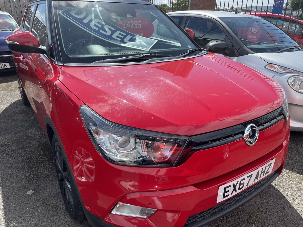 SsangYong Tivoli 1.6 E-xdi Elx Red