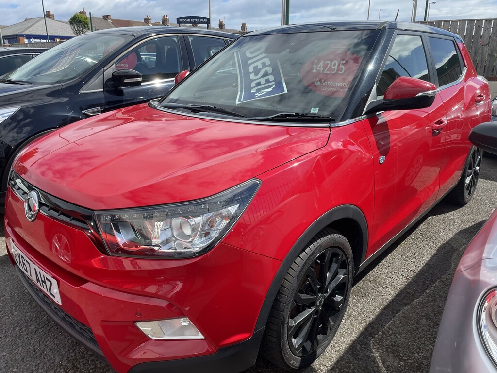 SsangYong Tivoli 1.6 E-xdi Elx Red #3