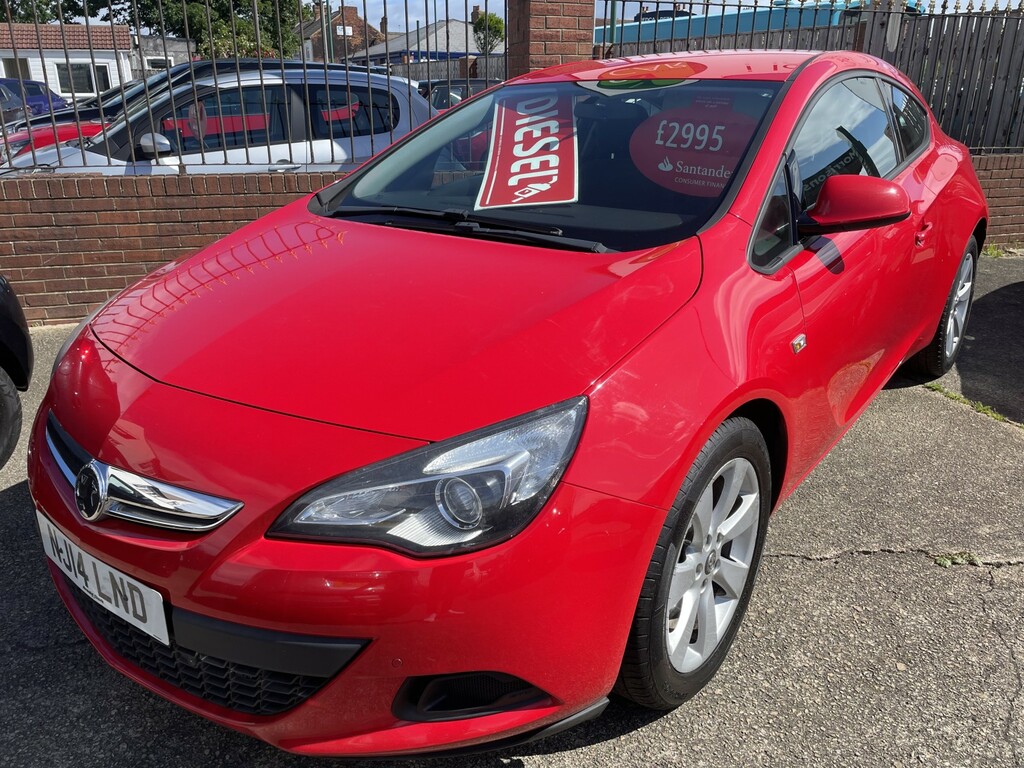 Vauxhall Astra GTC 2.0 Cdti Sport Red #3