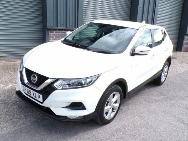 Nissan Qashqai 1.3 Dig-t Acenta Premium Euro 6 S S DF69XLP White #4