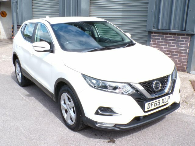 Nissan Qashqai 1.3 Dig-t Acenta Premium Euro 6 S S White