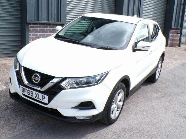 Nissan Qashqai 1.3 Dig-t Acenta Premium Euro 6 S S DF69XLP White #6
