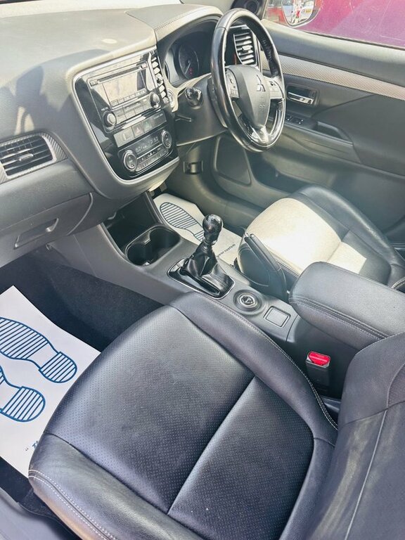 Mitsubishi Outlander 2.3 Di-d Gx 3 147 Bhp Red #19