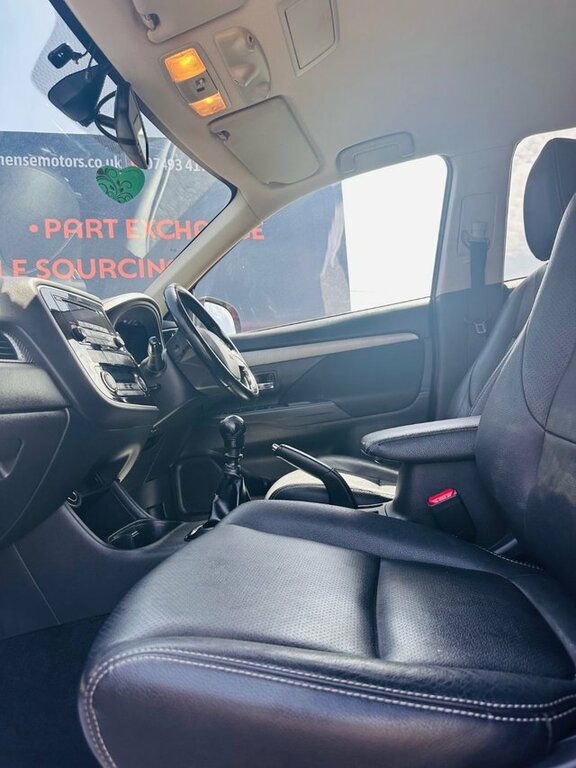 Mitsubishi Outlander 2.3 Di-d Gx 3 147 Bhp Red #17