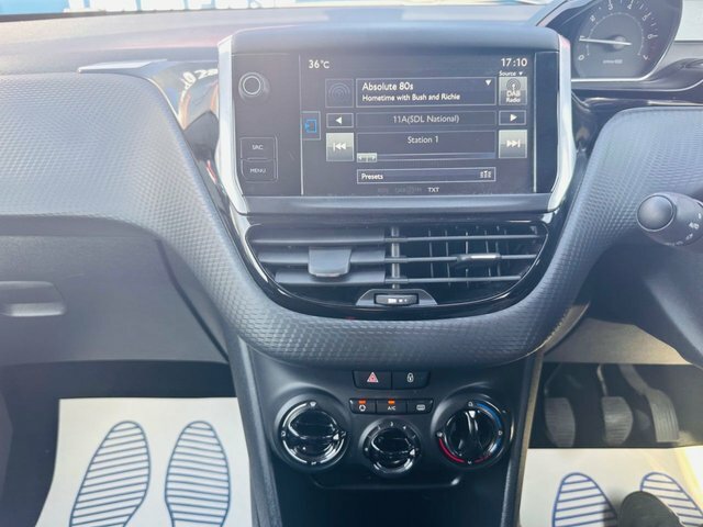 Peugeot 208 Style 82 Bhp White #26