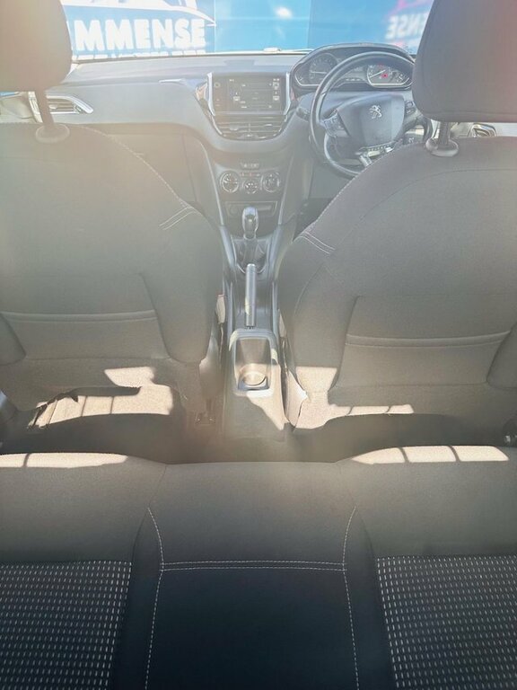 Peugeot 208 Style 82 Bhp White #12