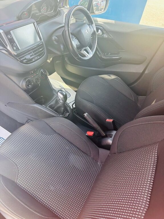 Peugeot 208 Style 82 Bhp White #18