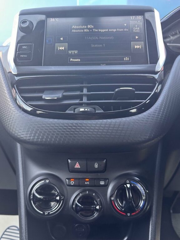 Peugeot 208 Style 82 Bhp White #24