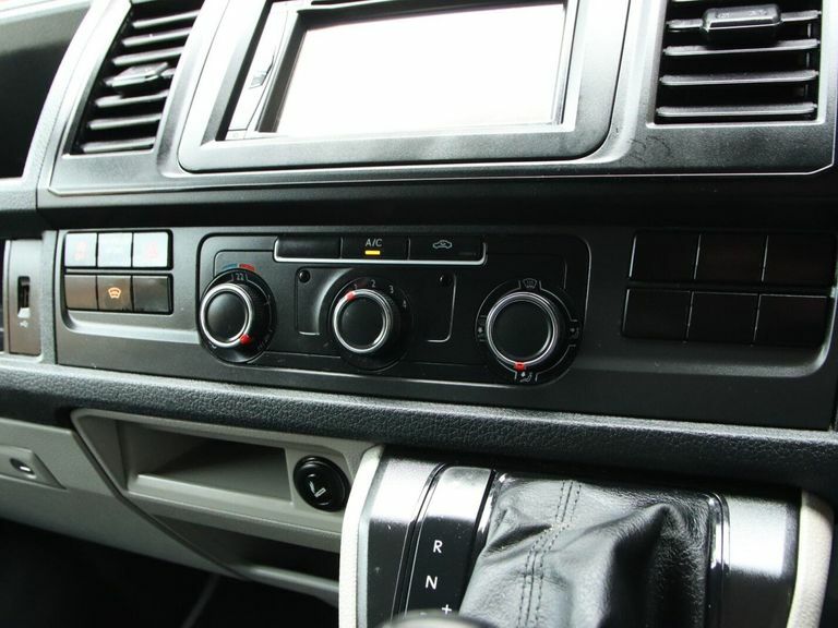 Volkswagen Transporter Mpv White #26