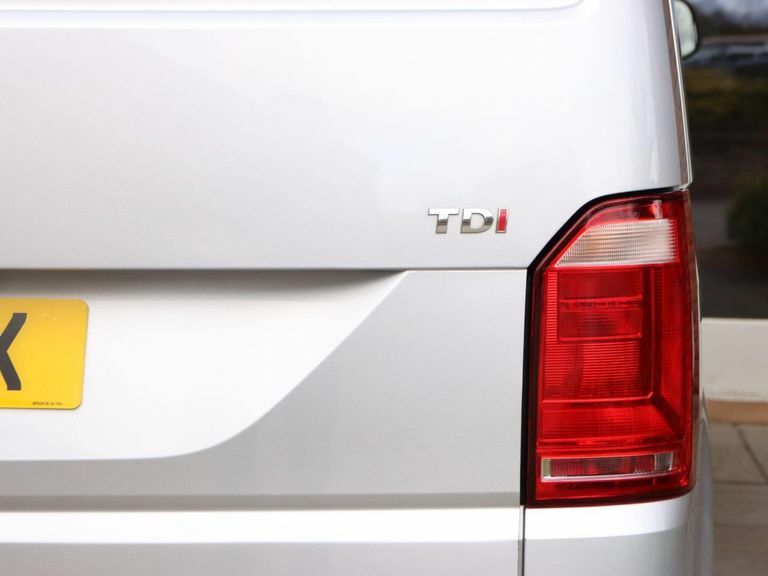 Volkswagen Transporter Mpv White #43