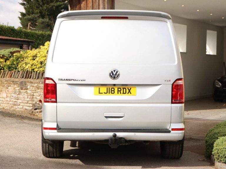 Volkswagen Transporter Mpv White #16