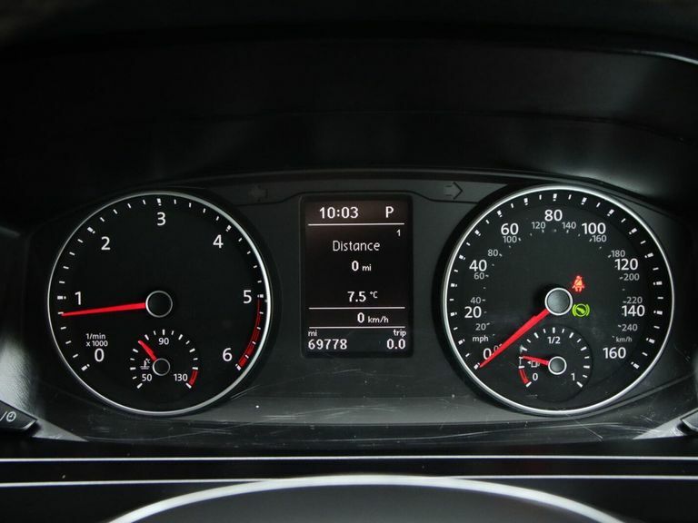 Volkswagen Transporter Mpv White #27