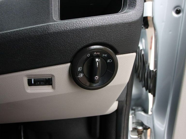 Volkswagen Transporter Mpv White #34