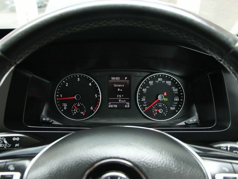 Volkswagen Transporter Mpv White #28