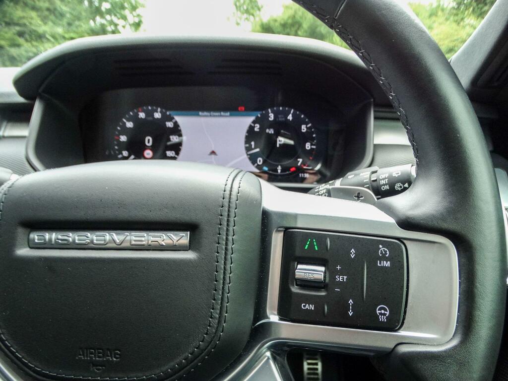 Land Rover Discovery 3 .0 D300 Dynamic Se White #38